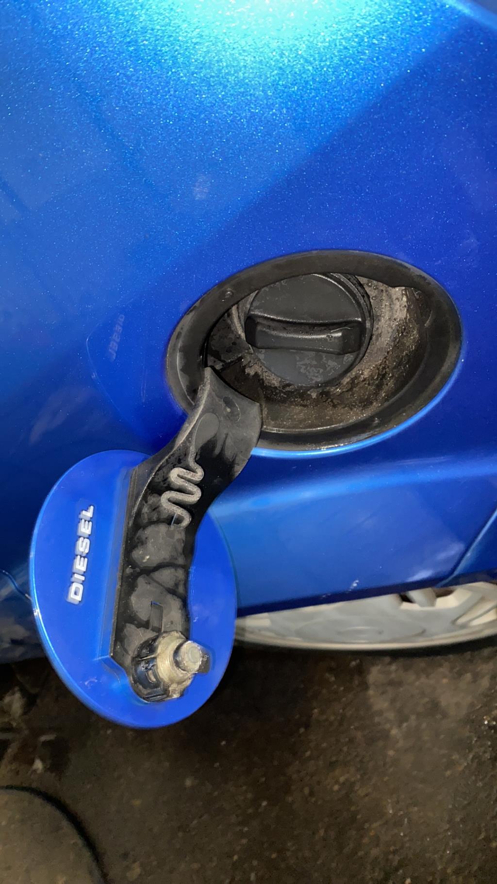 Trappe d'essence FORD FIESTA 5 PHASE 1 Diesel - 1