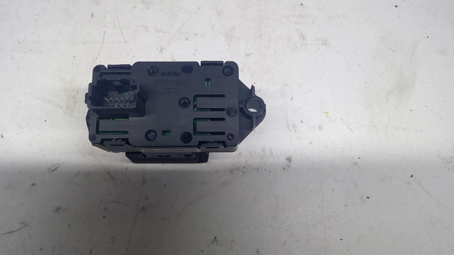 Bouton/Interrupteur RENAULT GRAND SCENIC 3 PHASE 3 Diesel - 1