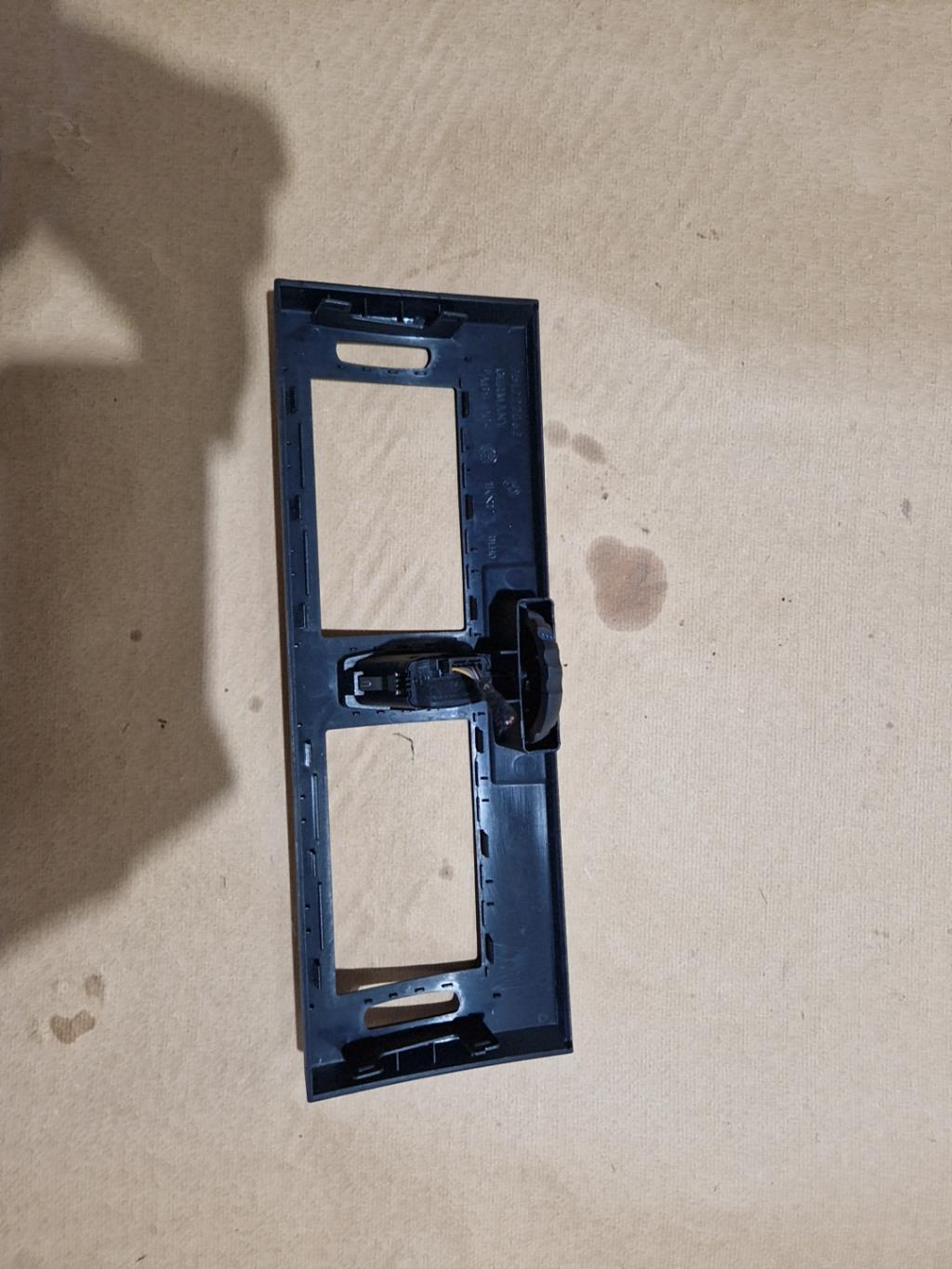 Bouton de warning BMW X3 E83 PHASE 2 Diesel - 1
