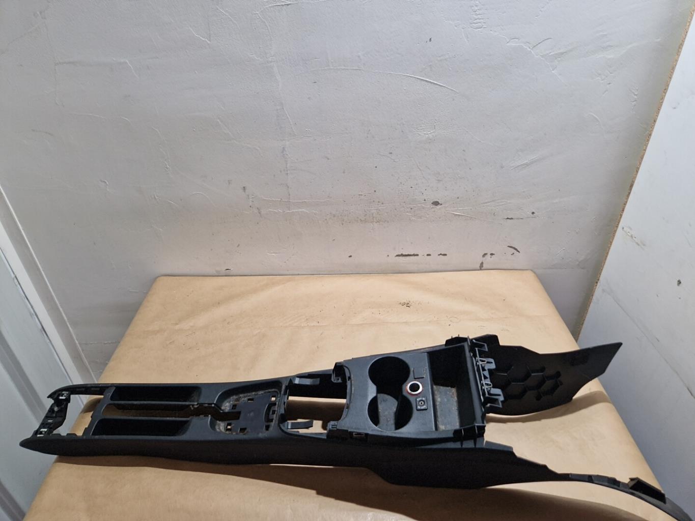 Console central (interieur plastique) VOLKSWAGEN POLO 5 PHASE 1 Diesel - 1