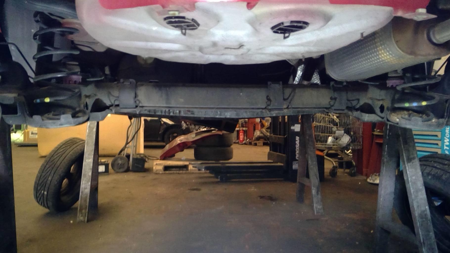 Essieu arriere PEUGEOT 208 1 PHASE 2 Essence - 1