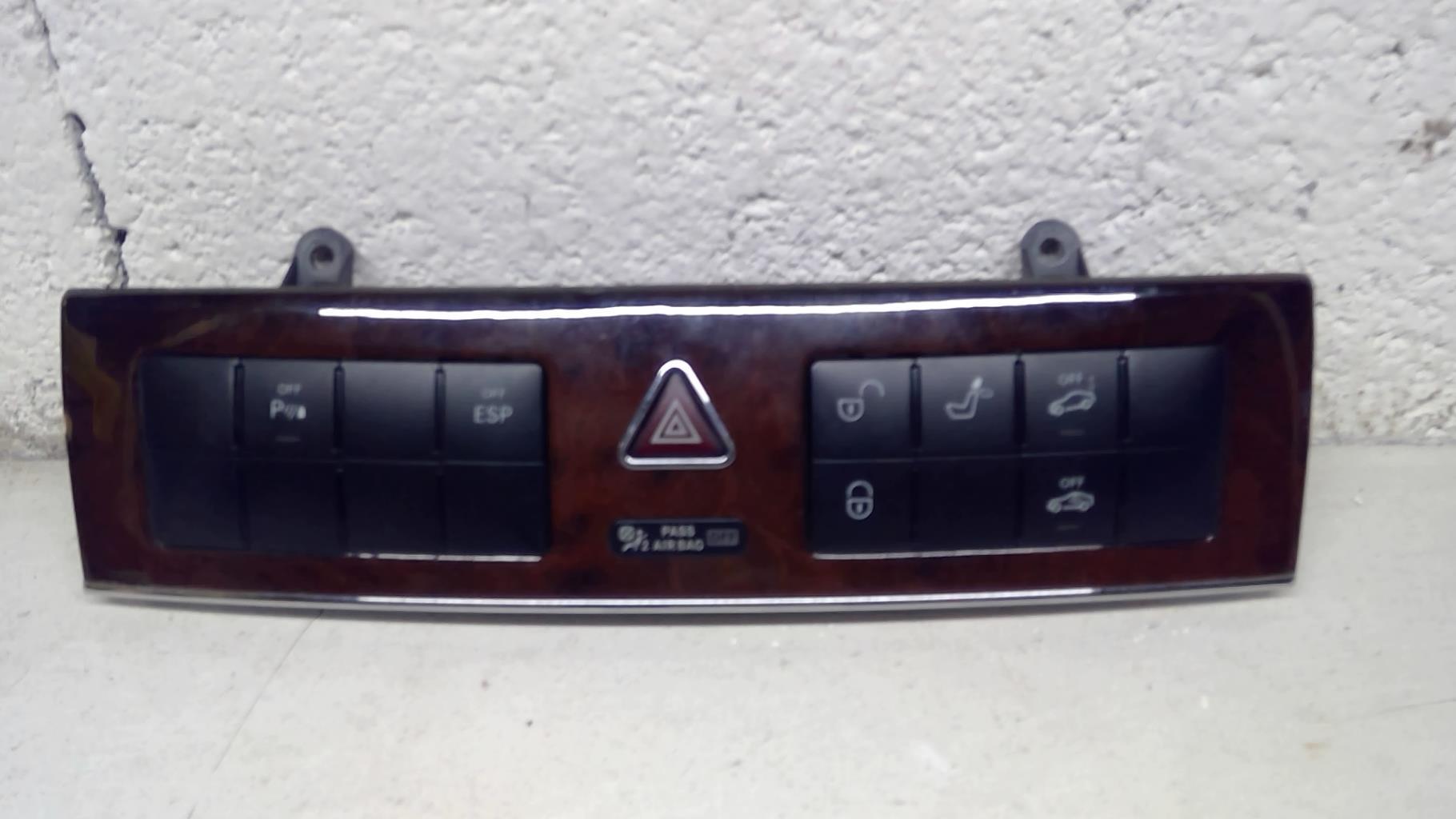 Bouton de warning MERCEDES CLASSE C 203 PHASE 2 Diesel - 1