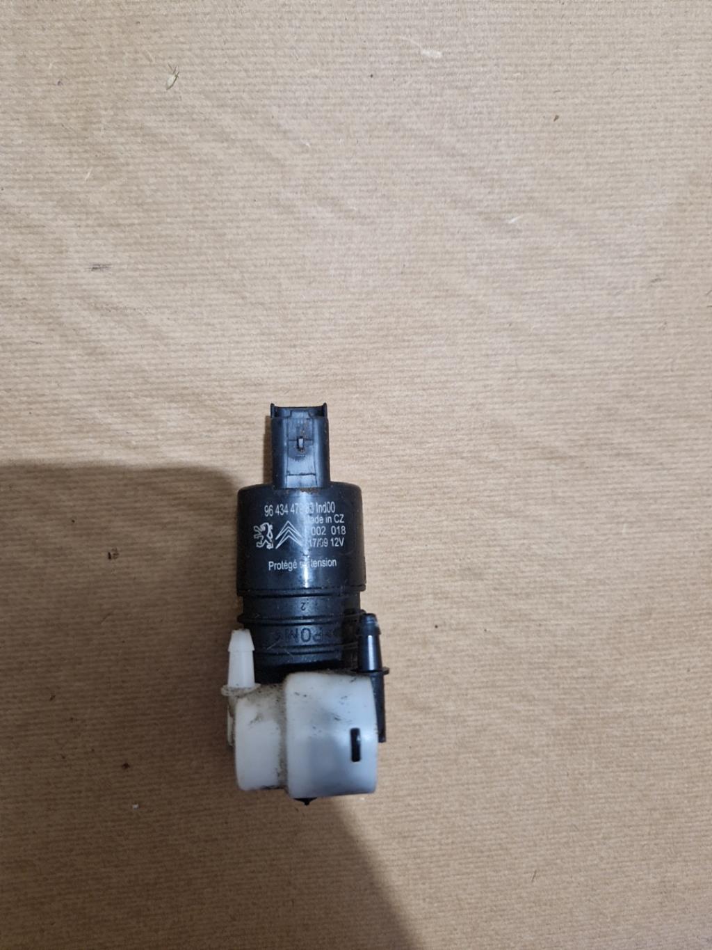 Pompe lave glace avant CITROEN C5 2 BREAK Diesel - 1