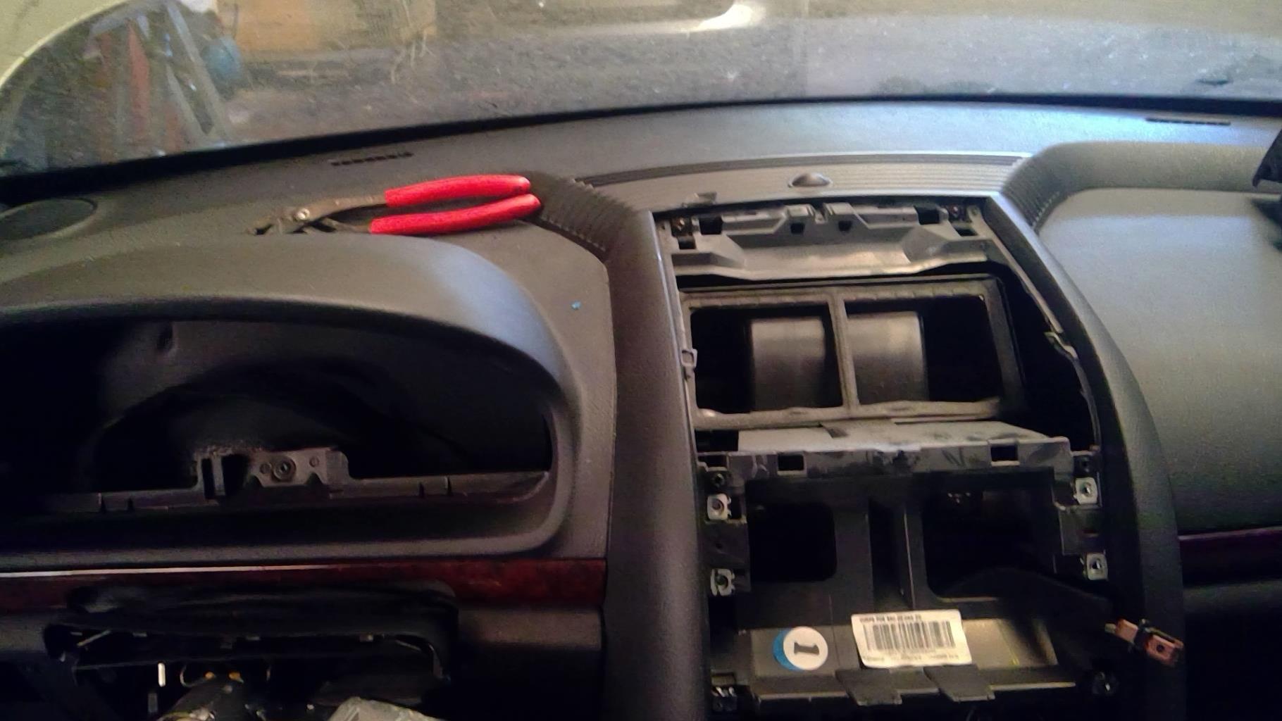 Tableau de bord PEUGEOT 407 PHASE 1 Diesel - 1
