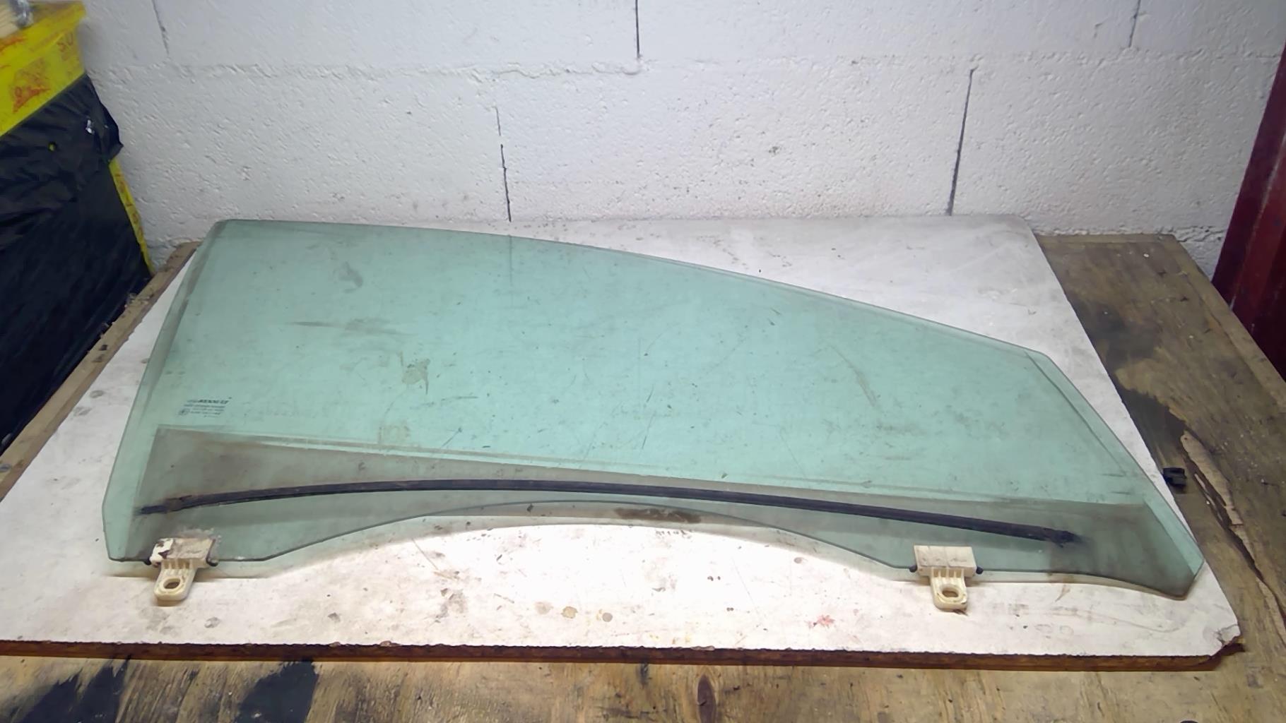 Vitre avant droit RENAULT MEGANE 3 PHASE 1 Diesel - 1