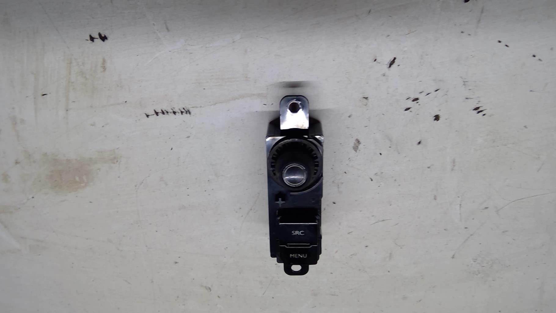 Bouton/Interrupteur PEUGEOT 208 1 PHASE 1 Diesel - 1