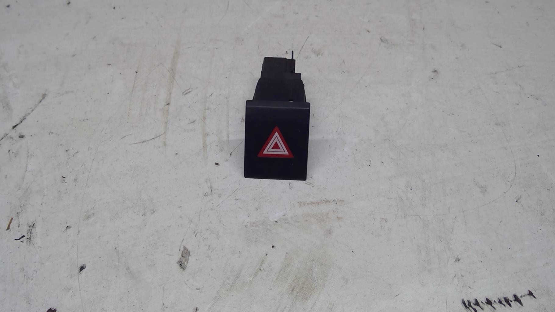 Bouton de warning SKODA ROOMSTER Essence - 1