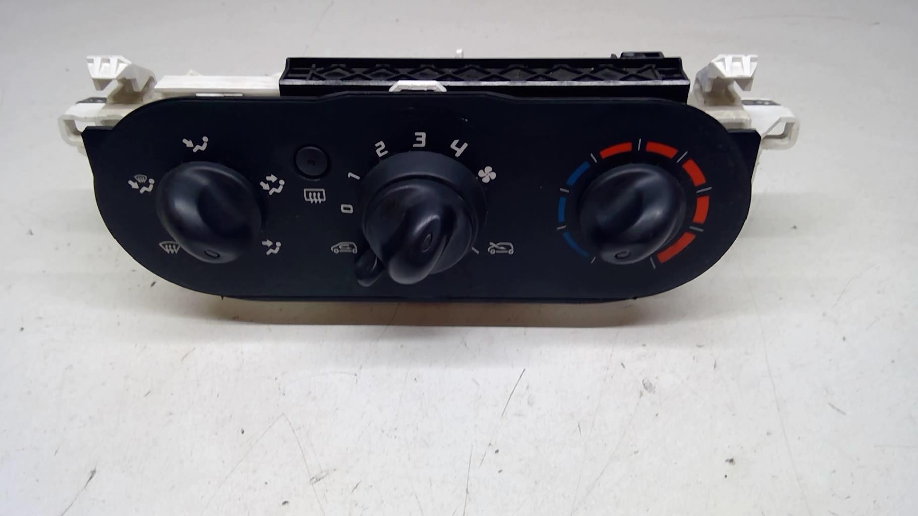 Commande chauffage RENAULT TWINGO 2 PHASE 1 Essence - 1