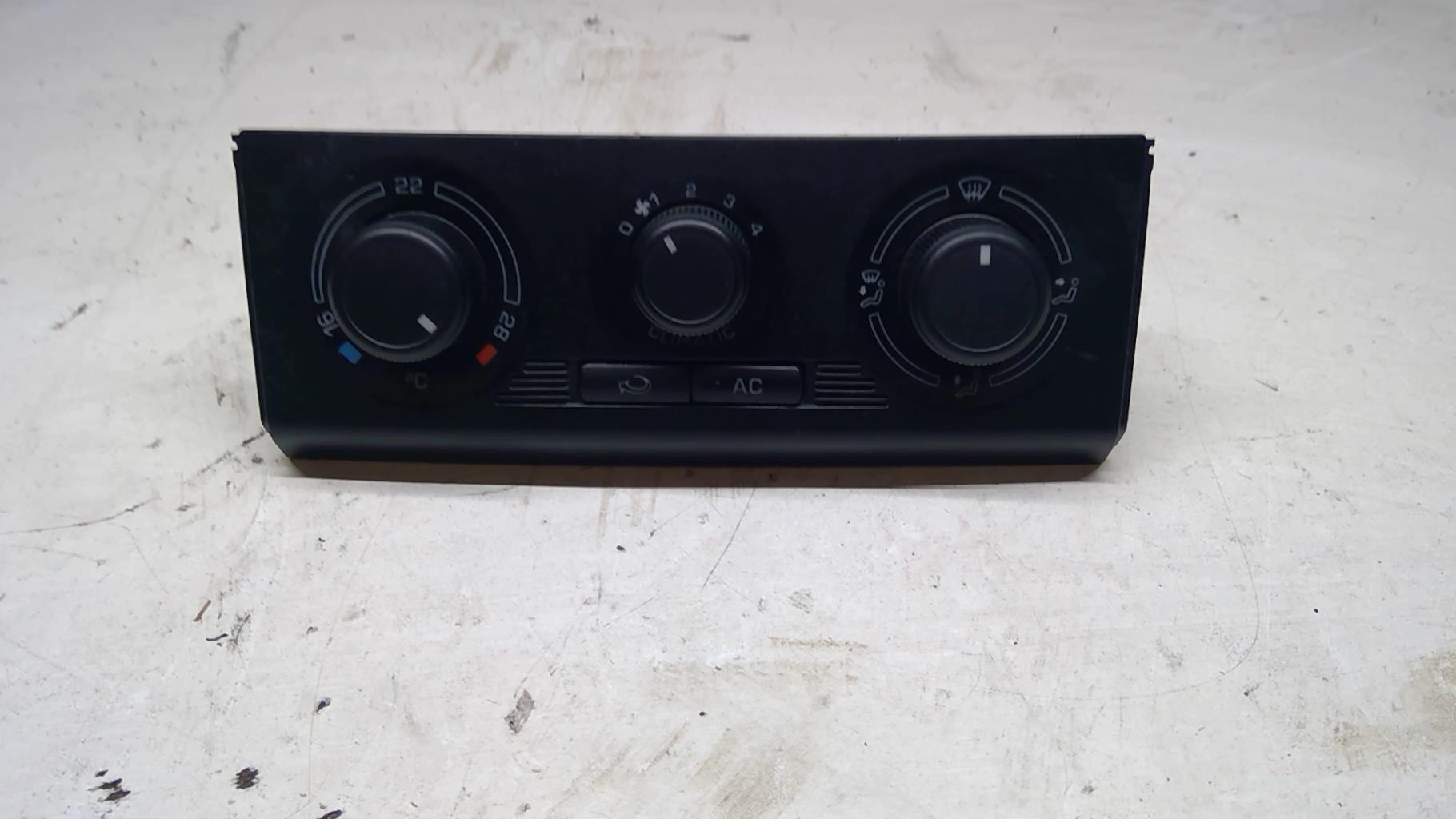 Commande chauffage SKODA ROOMSTER Essence - 1