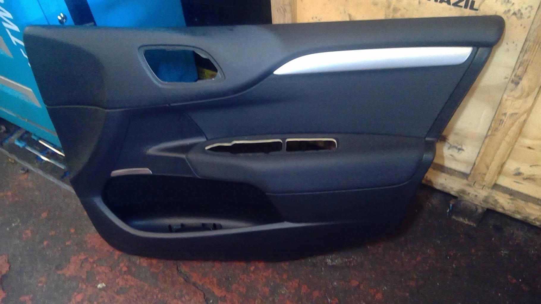 Panneau de porte avant droit CITROEN C4 2 PHASE 1 Diesel - 1
