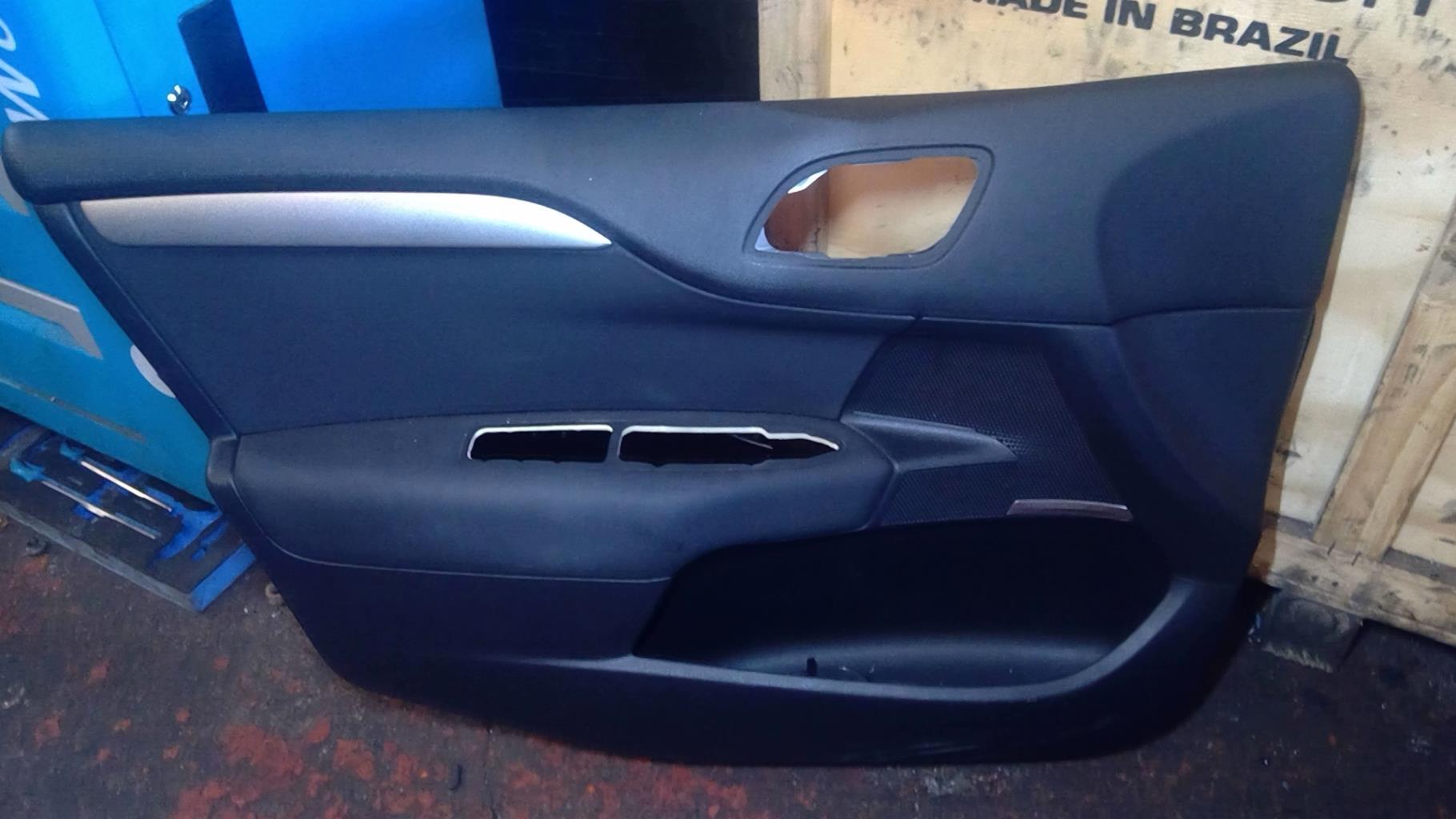 Panneau de porte avant gauche CITROEN C4 2 PHASE 1 Diesel - 1