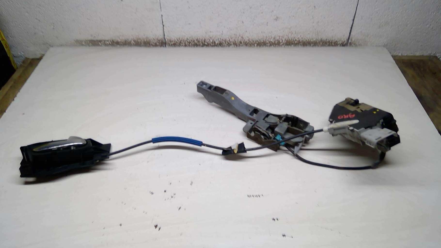 Serrure arriere droit CITROEN C4 1 PHASE 1 Essence - 1