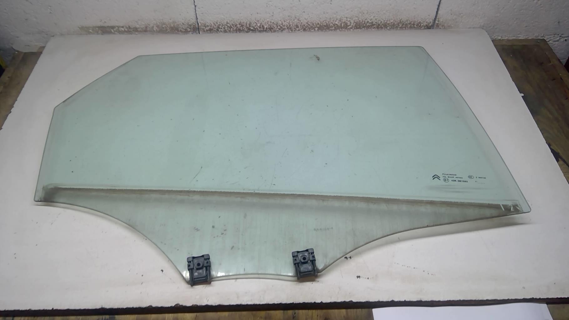 Vitre arriere droit CITROEN C4 2 PHASE 1 Diesel - 1