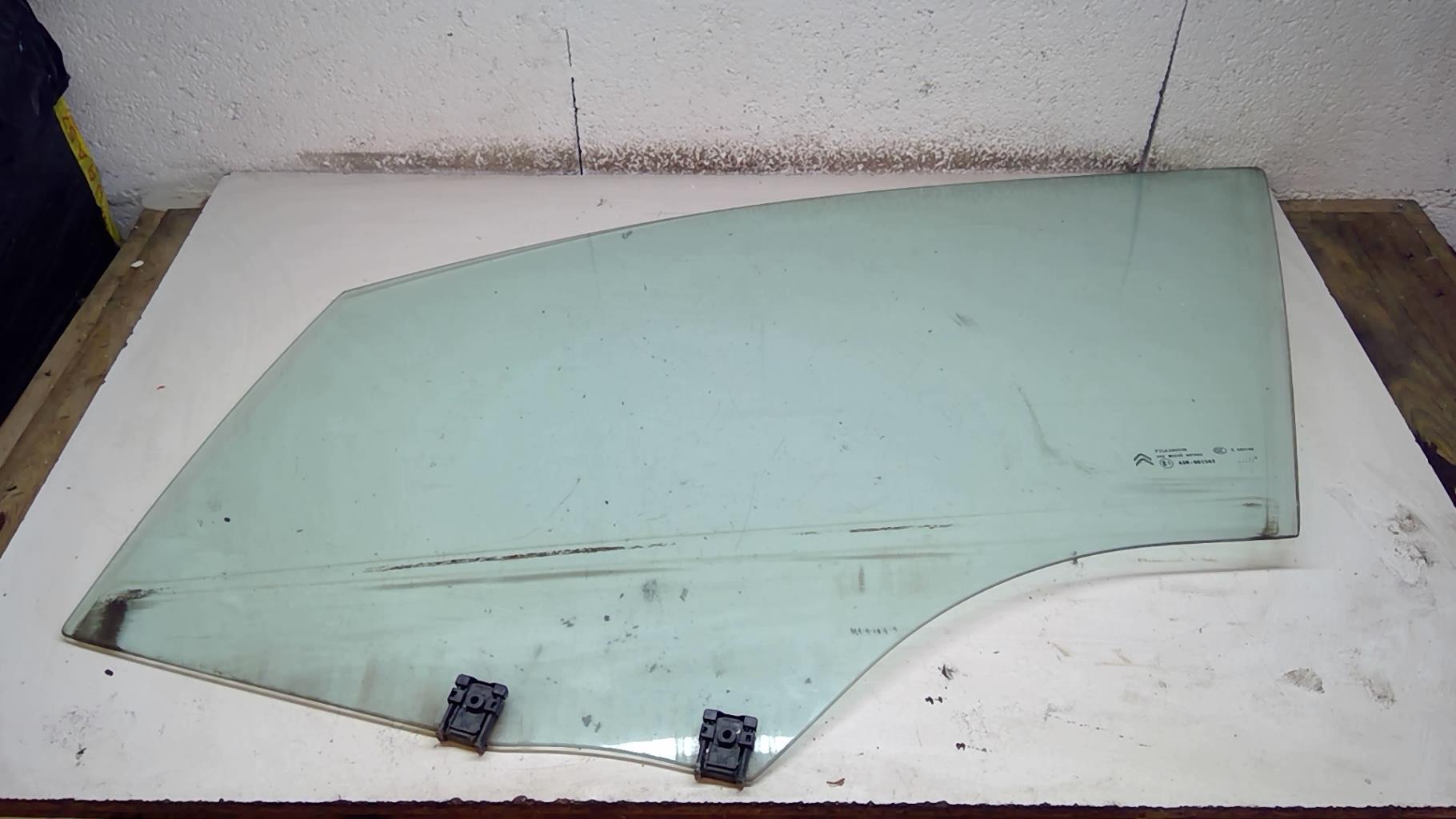 Vitre avant gauche CITROEN C4 2 PHASE 1 Diesel - 1