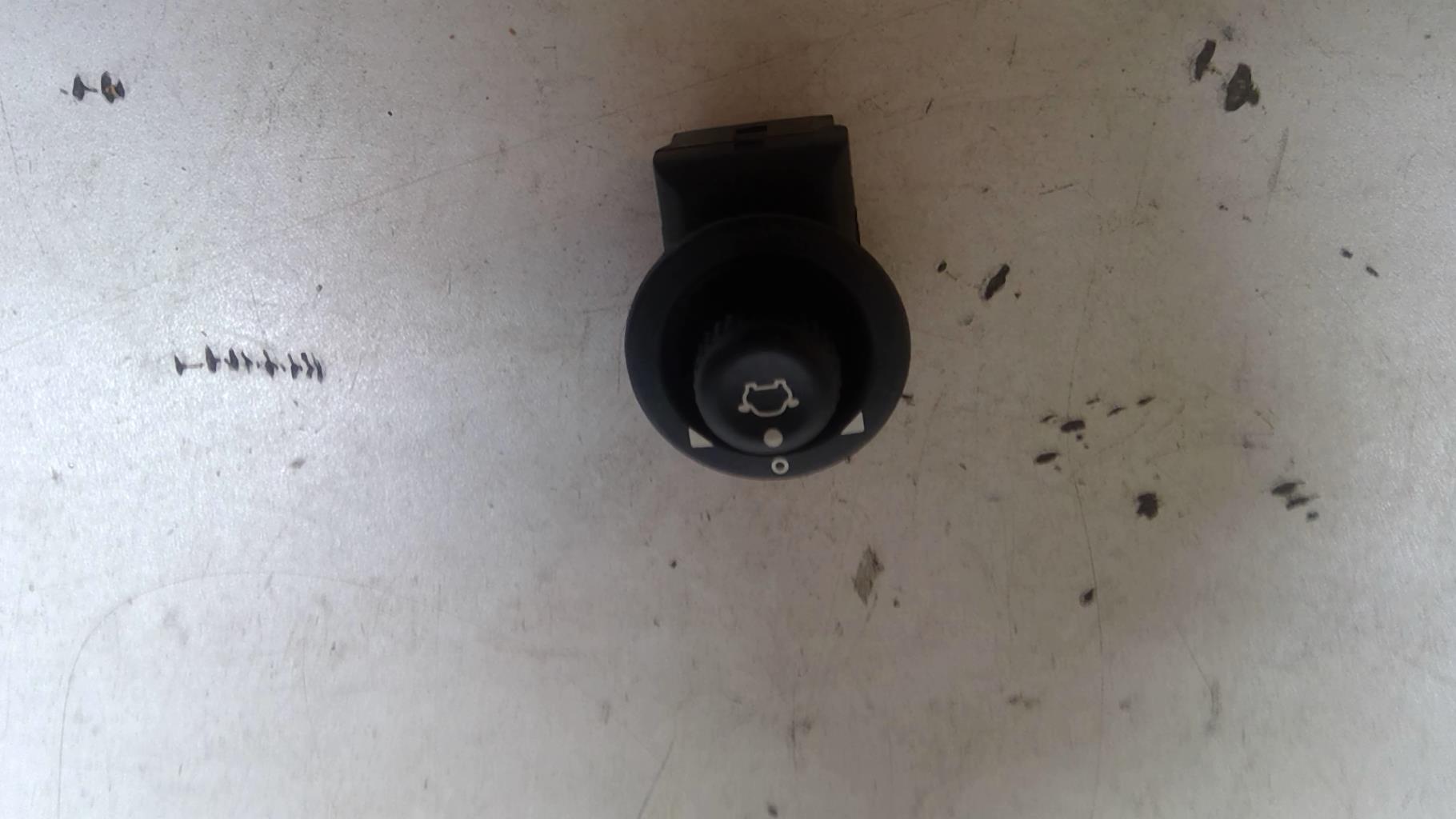 Commande retroviseurs FORD FIESTA 5 PHASE 2 Diesel - 1
