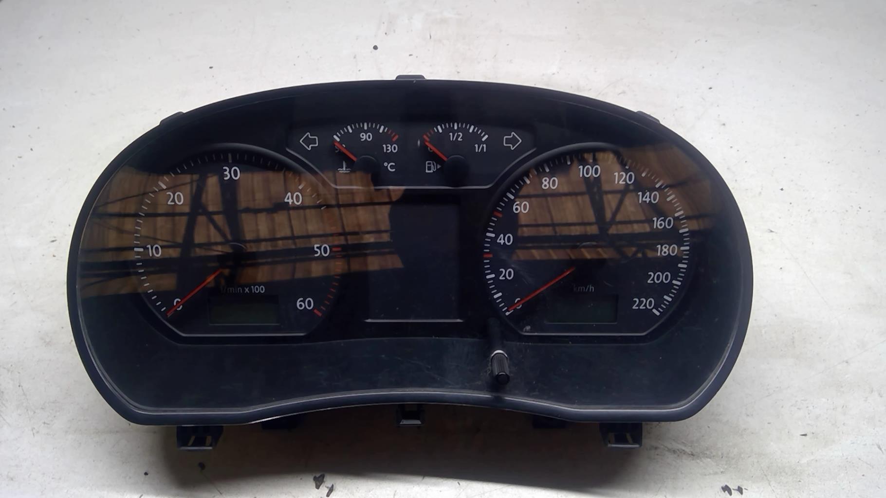 Compteur VOLKSWAGEN POLO 4 PHASE 2 Diesel - 1