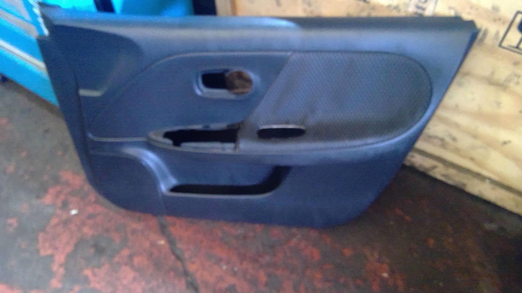 Panneau de porte avant droit NISSAN NOTE 1 PHASE 1 Diesel - 1
