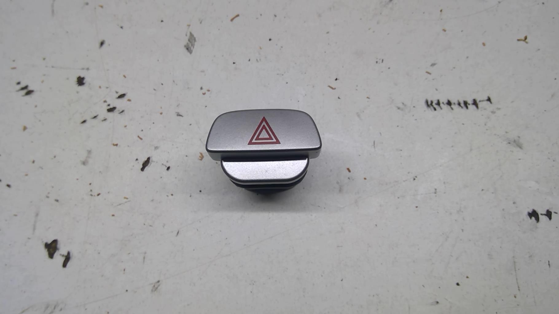 Bouton de warning FORD FOCUS 2 PHASE 2 CABRIOLET  - 1