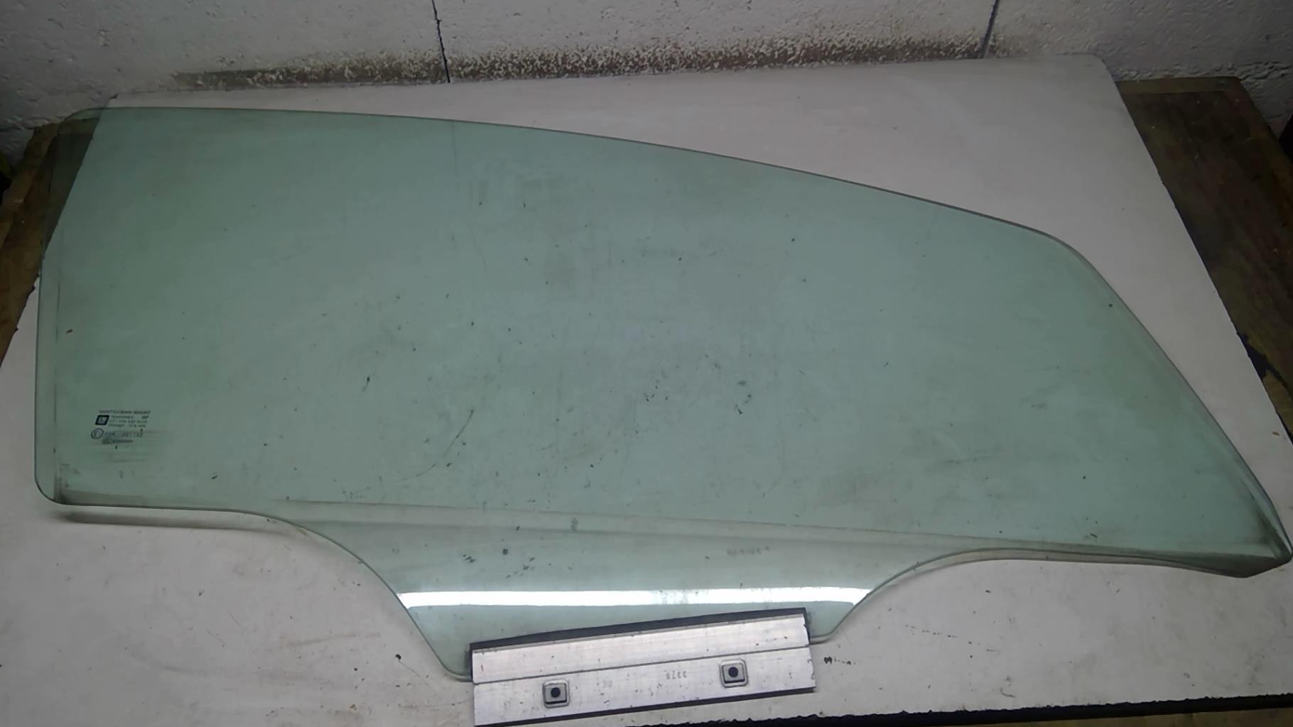 Vitre avant droit OPEL CORSA D PHASE 1  - 1