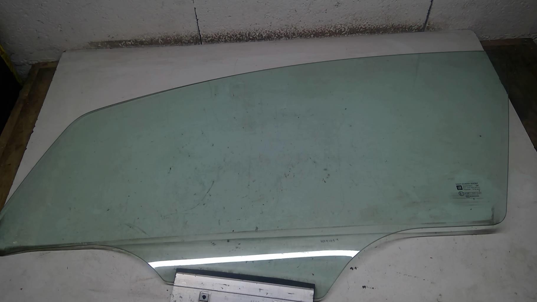 Vitre avant gauche OPEL CORSA D PHASE 1  - 1