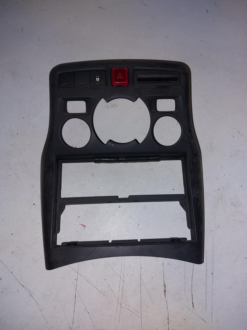 Bouton de warning CITROEN C3 PICASSO PHASE 1 Diesel - 1