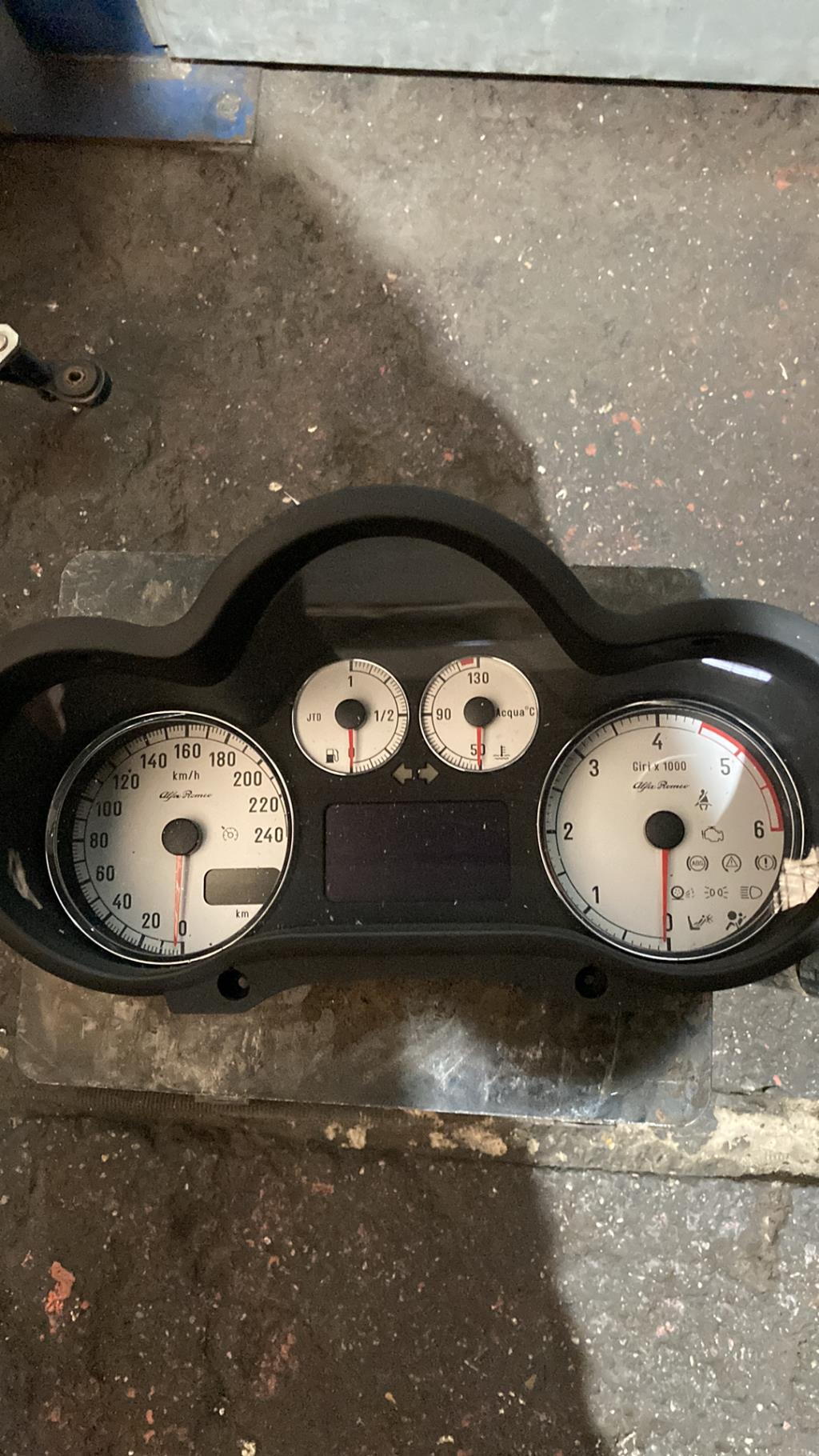 Compteur ALFA ROMEO GT COUPE Diesel - 1
