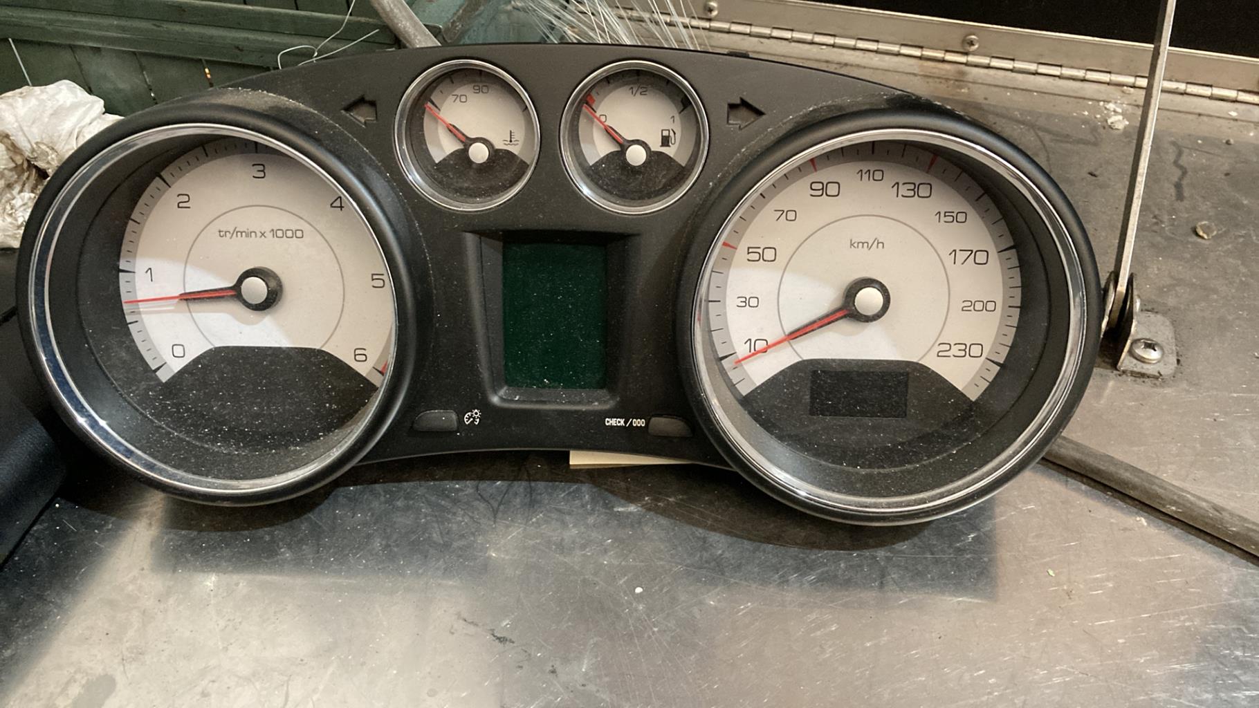 Compteur PEUGEOT 308 1 PHASE 1 Diesel - 1