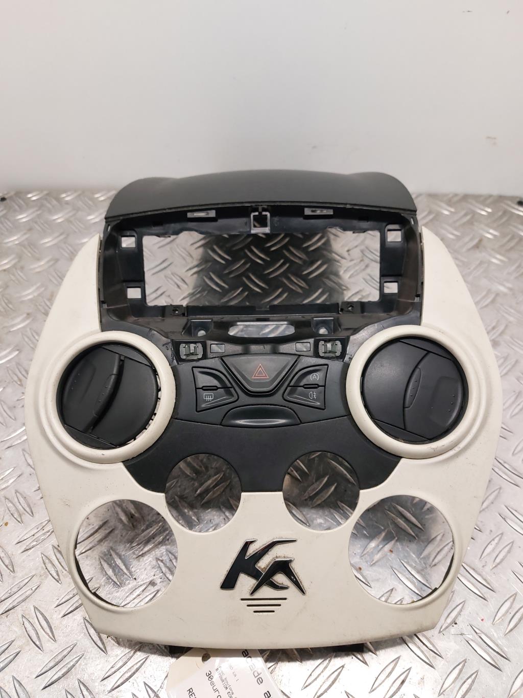 Facade autoradio FORD KA 1  - 1