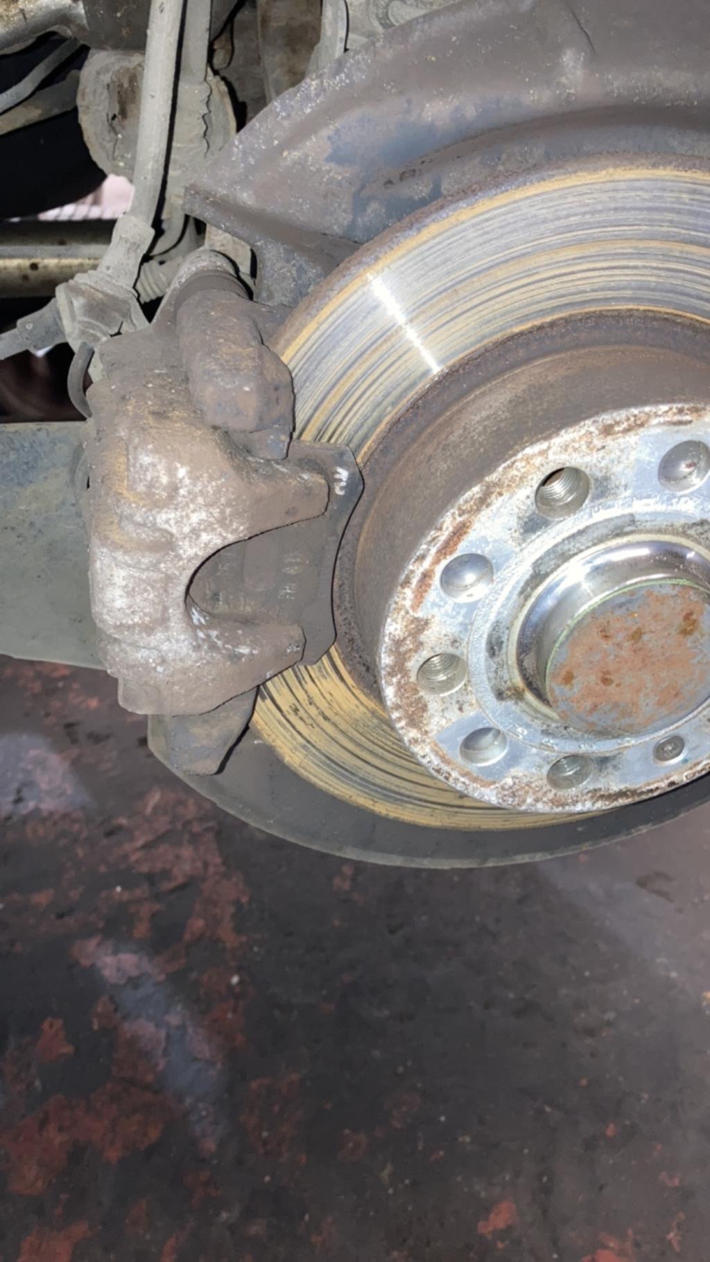 Etrier arriere gauche (freinage) AUDI A3 2 SPORTBACK PHASE 1 Diesel - 1