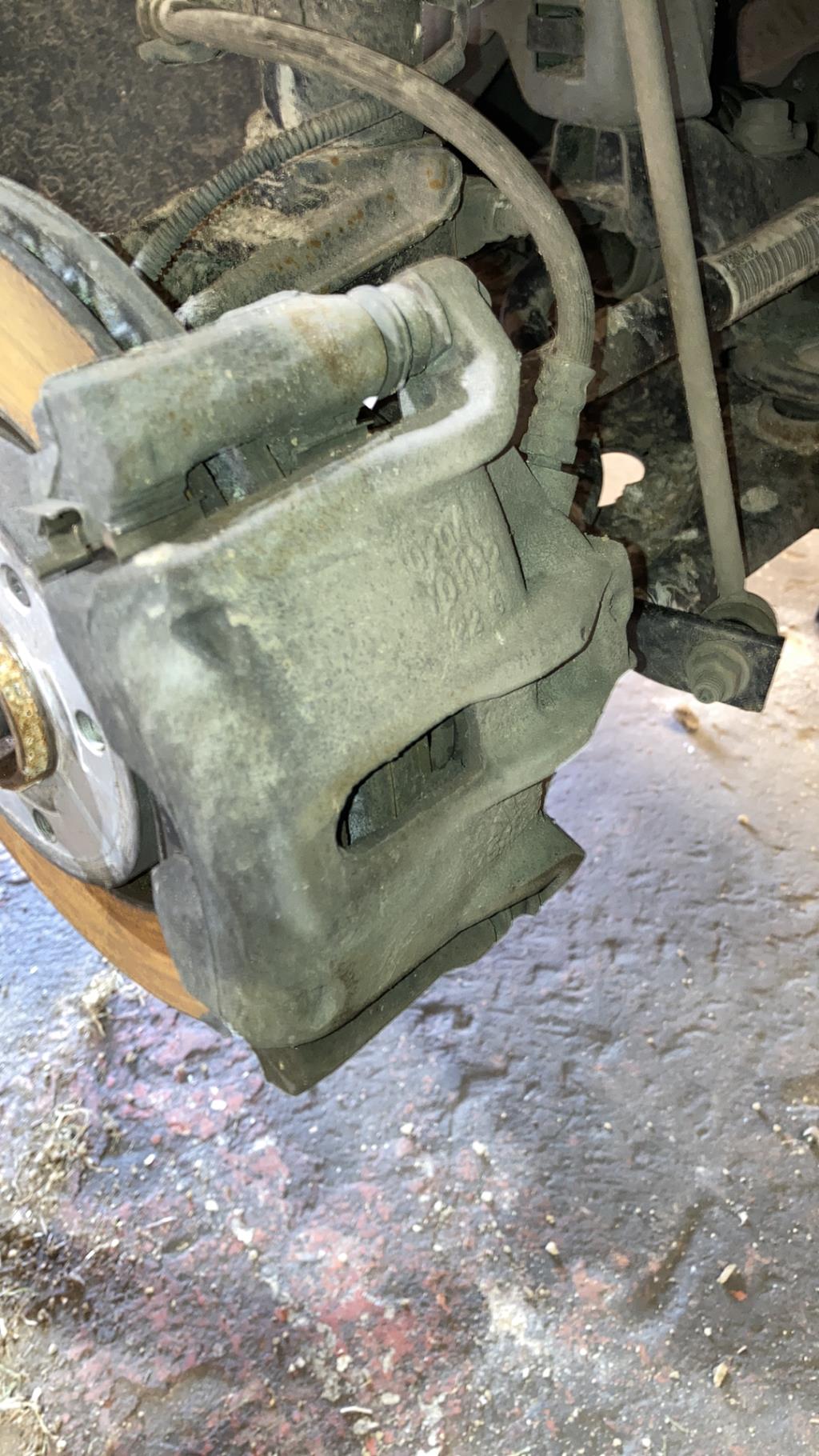 Etrier avant droit (freinage) CITROEN C4 CACTUS Diesel - 1