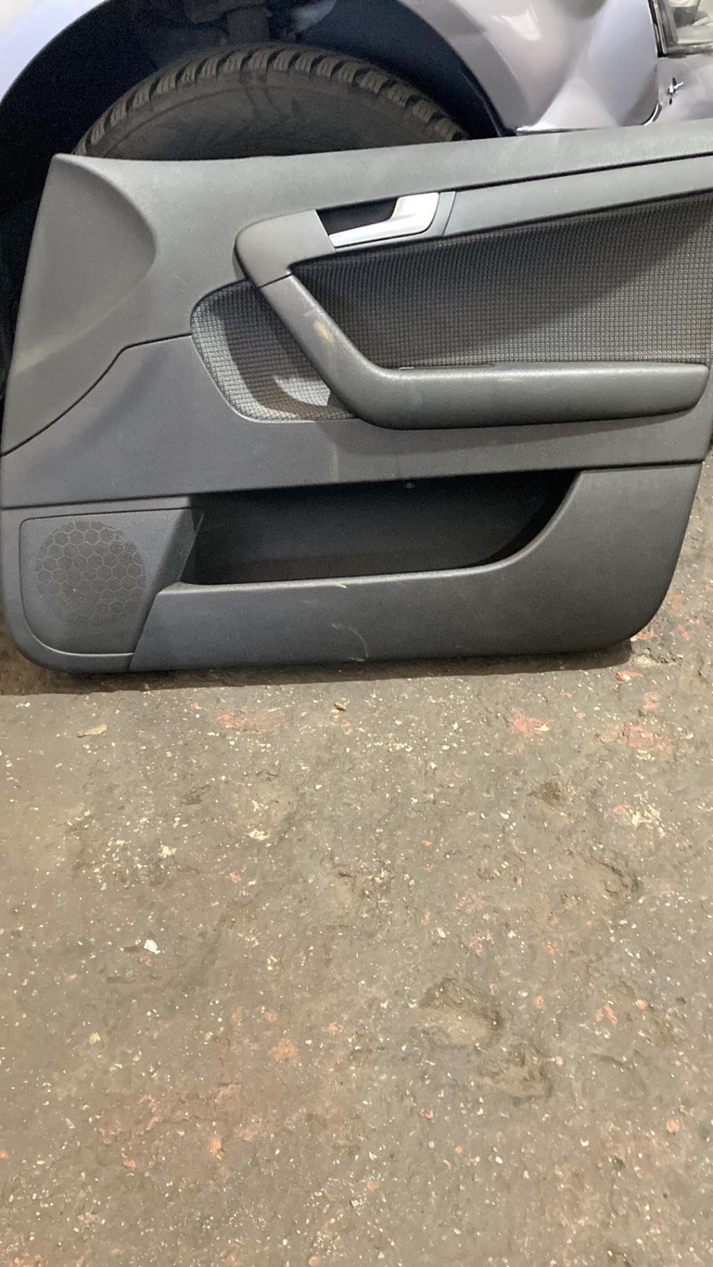 Panneau de porte avant droit AUDI A3 2 SPORTBACK PHASE 1 Diesel - 1