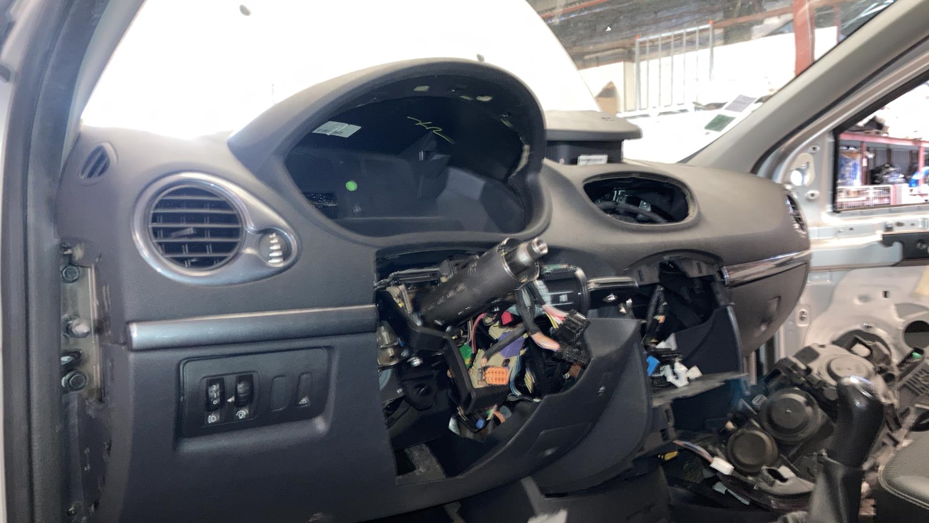 Planche de bord complete RENAULT CLIO 3 PHASE 2 BREAK Diesel - 1