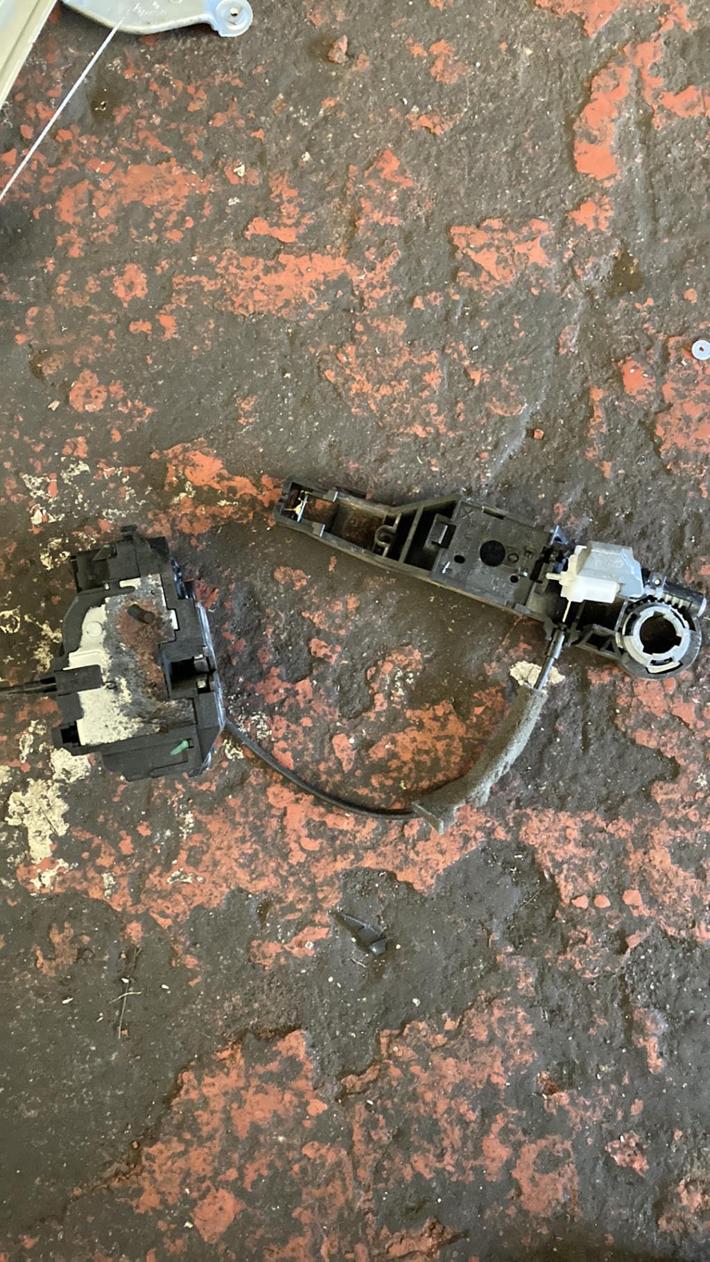 Serrure arriere gauche RENAULT CLIO 3 PHASE 2 BREAK Diesel - 1