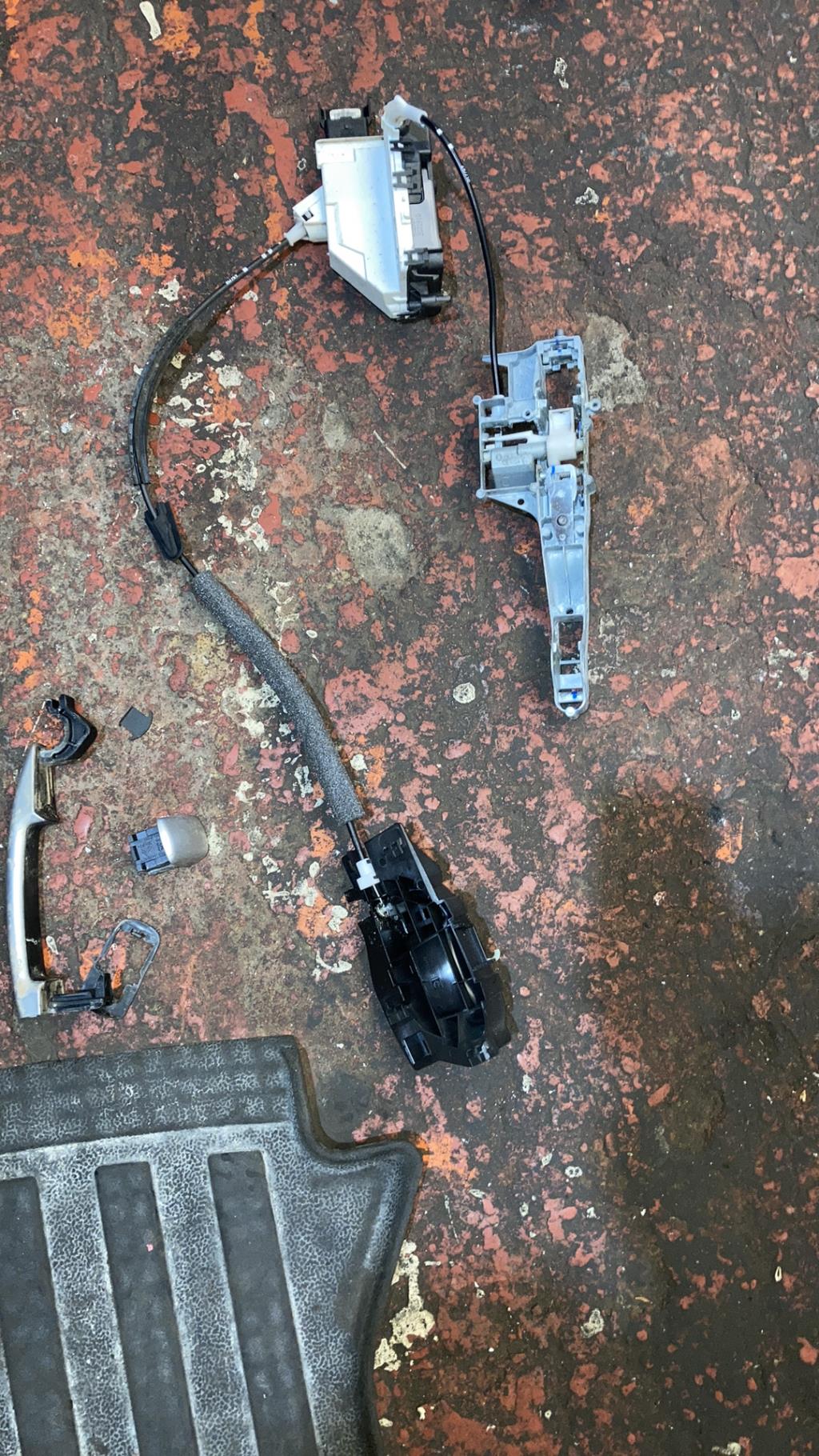 Serrure avant droit CITROEN BERLINGO 2 PHASE 1 Diesel - 1