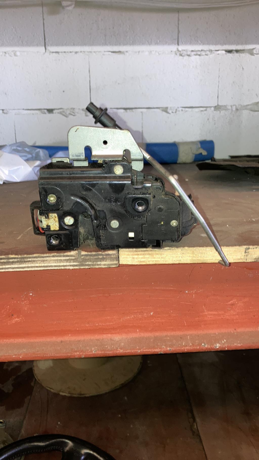 Serrure avant gauche AUDI A2 Diesel - 1