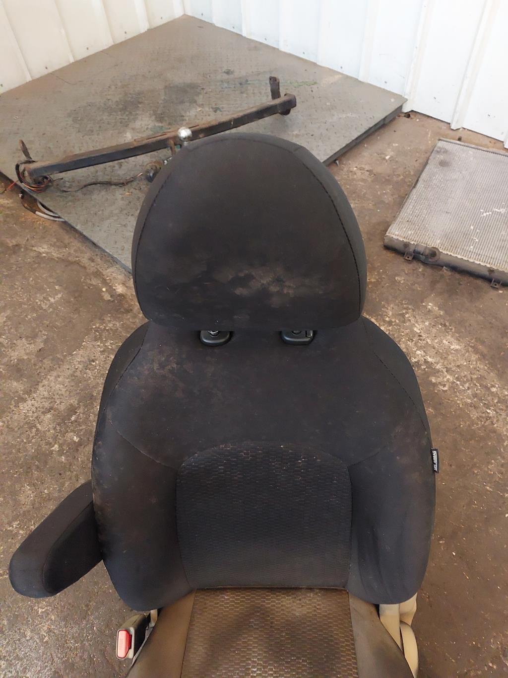 Siege avant gauche NISSAN MICRA 4 PHASE 1 Essence - 1