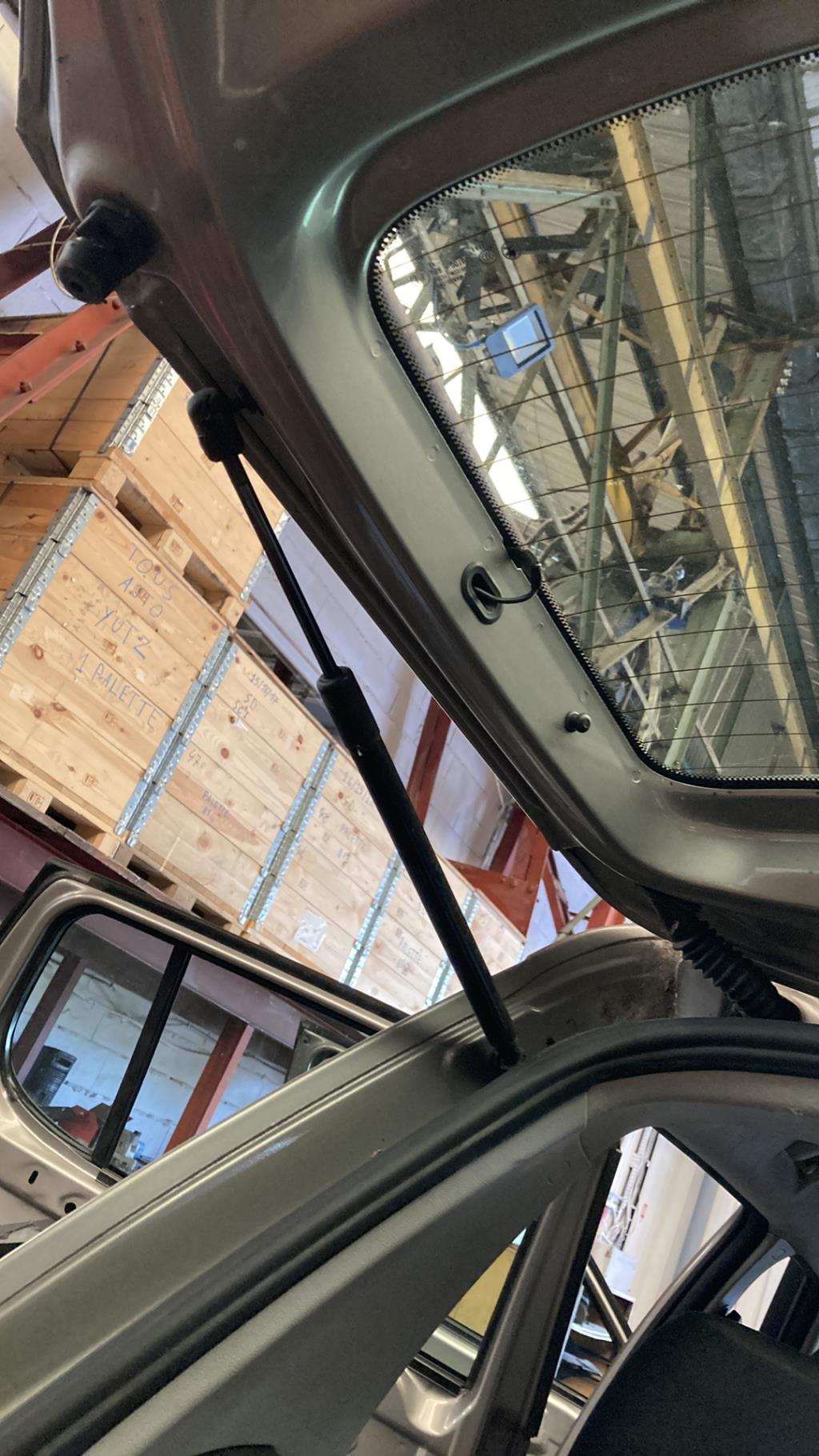 Verin de coffre SKODA FABIA 2  - 1