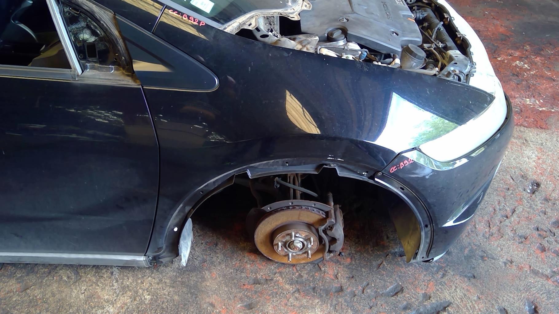 Aile avant droit HONDA CIVIC 8  - 1
