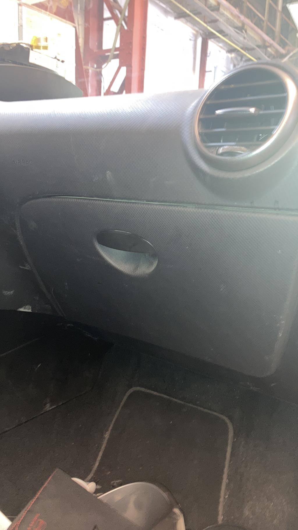 Boite a gants SEAT LEON 2 PHASE 2 Diesel - 1