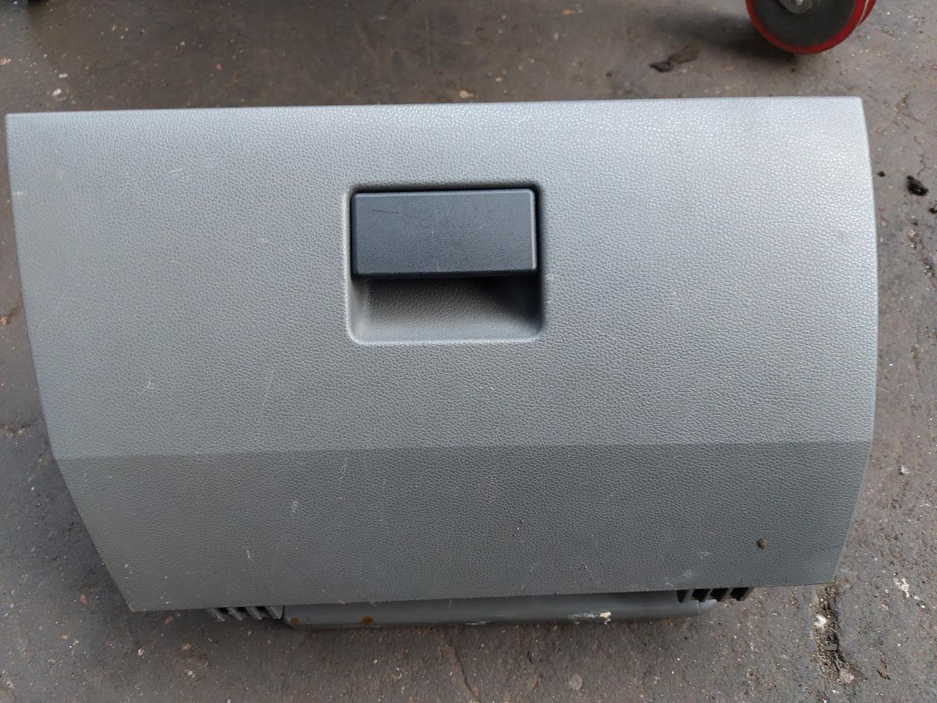 Boite a gants FORD FIESTA 5 PHASE 1 Essence - 1
