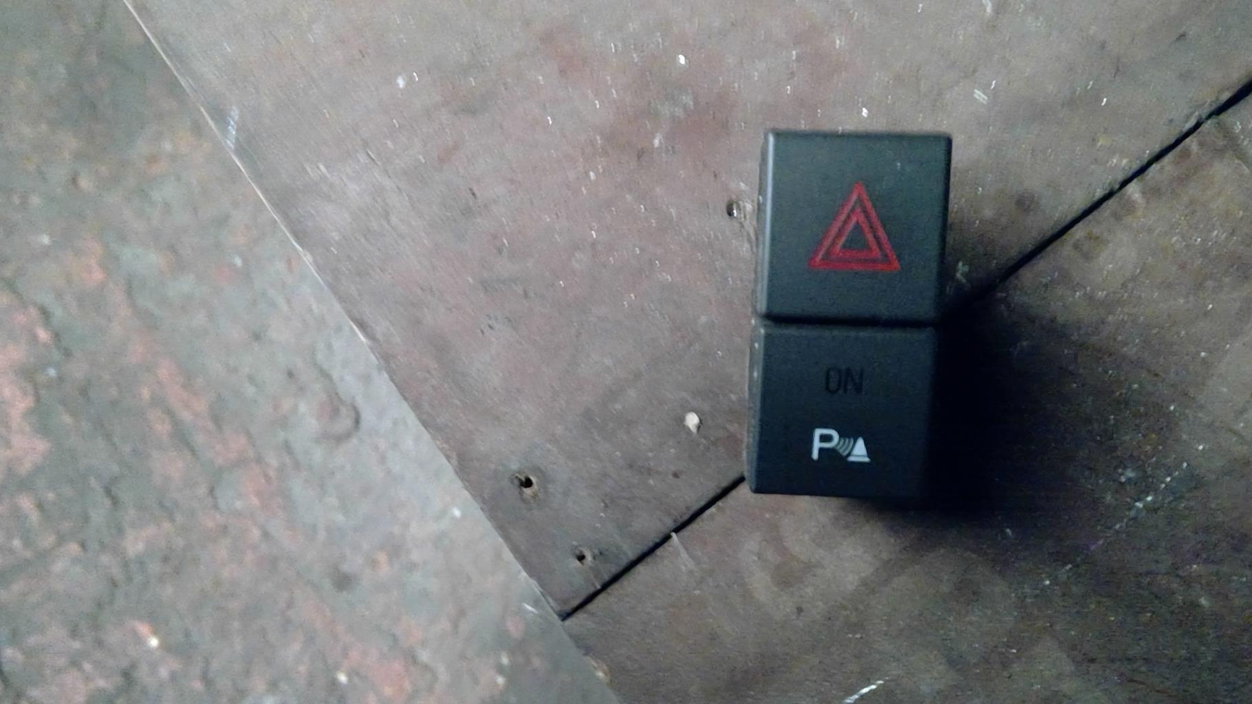 Bouton de warning FORD C-MAX 1  - 1