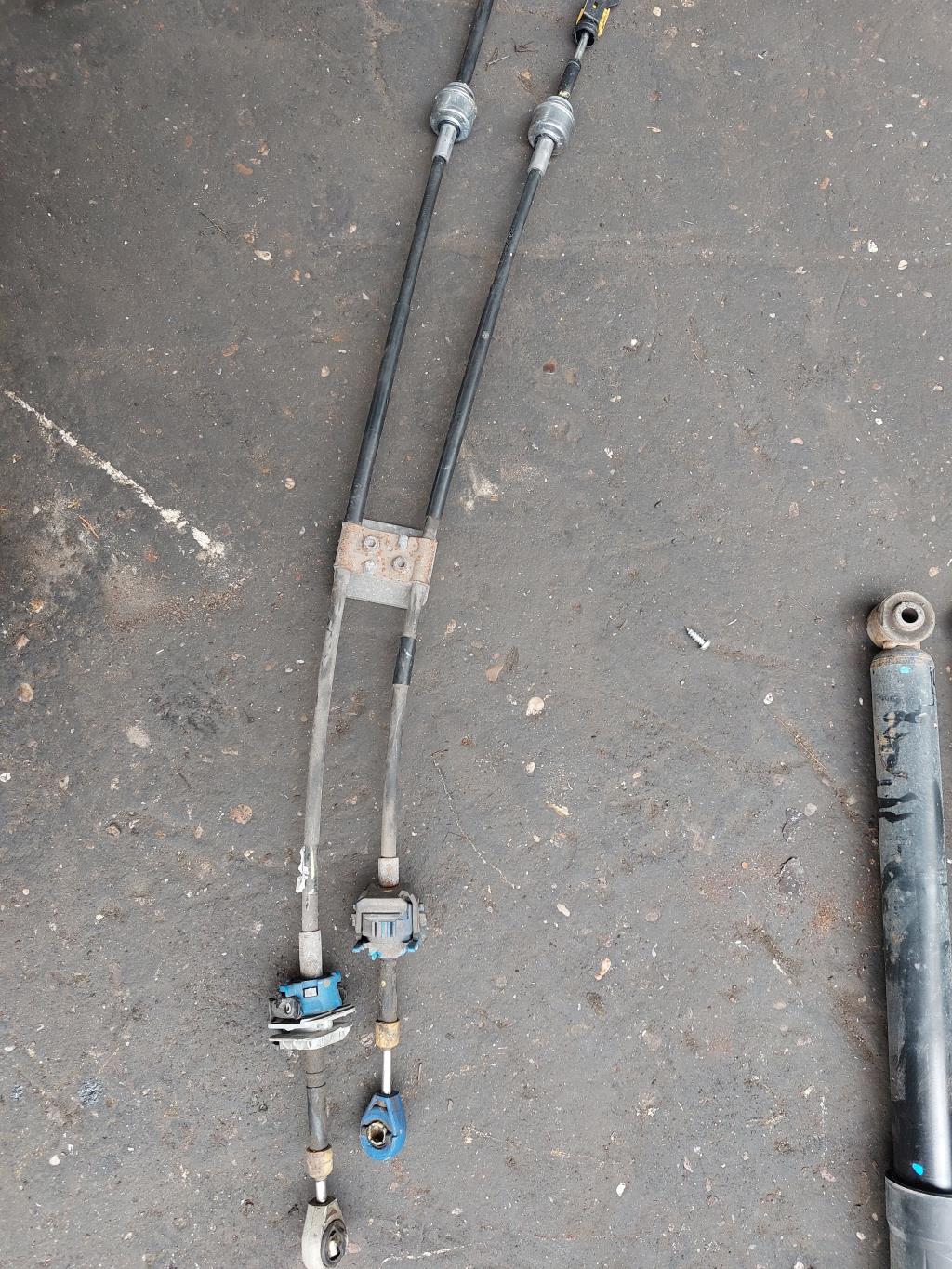 Cable levier de vitesses PEUGEOT 108 Essence - 1