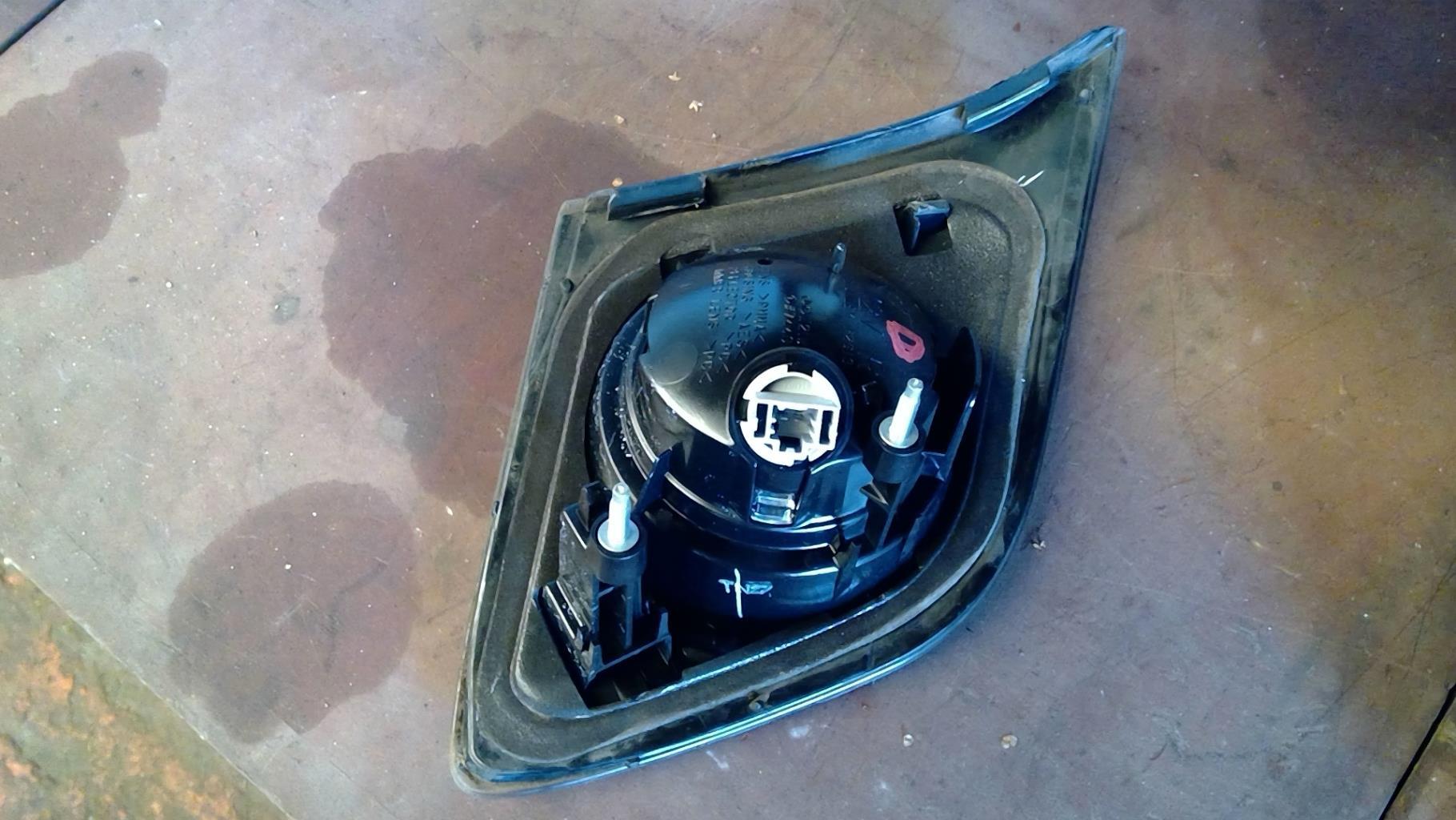 Feu arriere secondaire droit (feux) MAZDA 3 1 PHASE 2 Diesel - 1