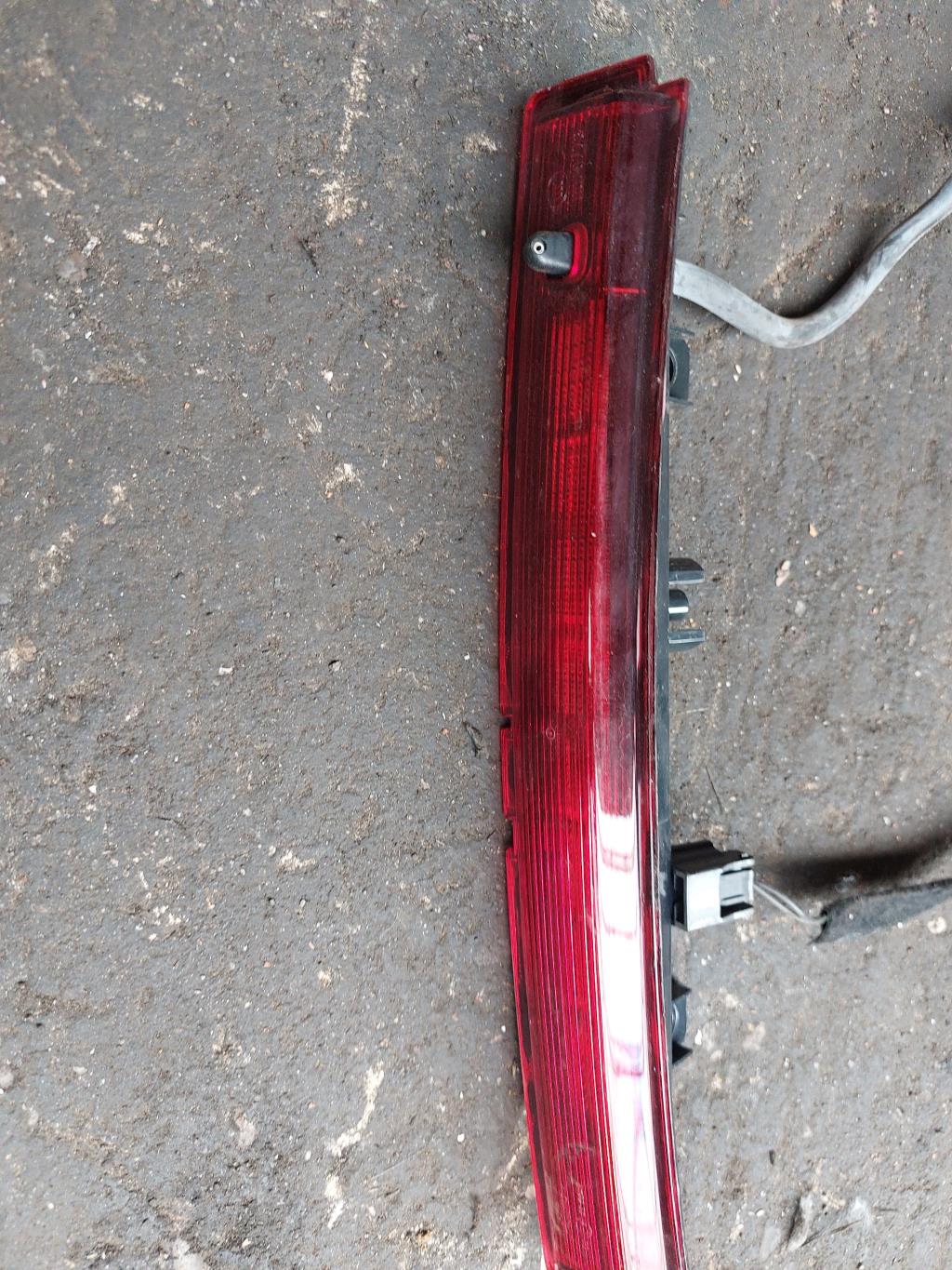 Feu arriere stop central RENAULT CLIO 4 PHASE 2 Diesel - 1