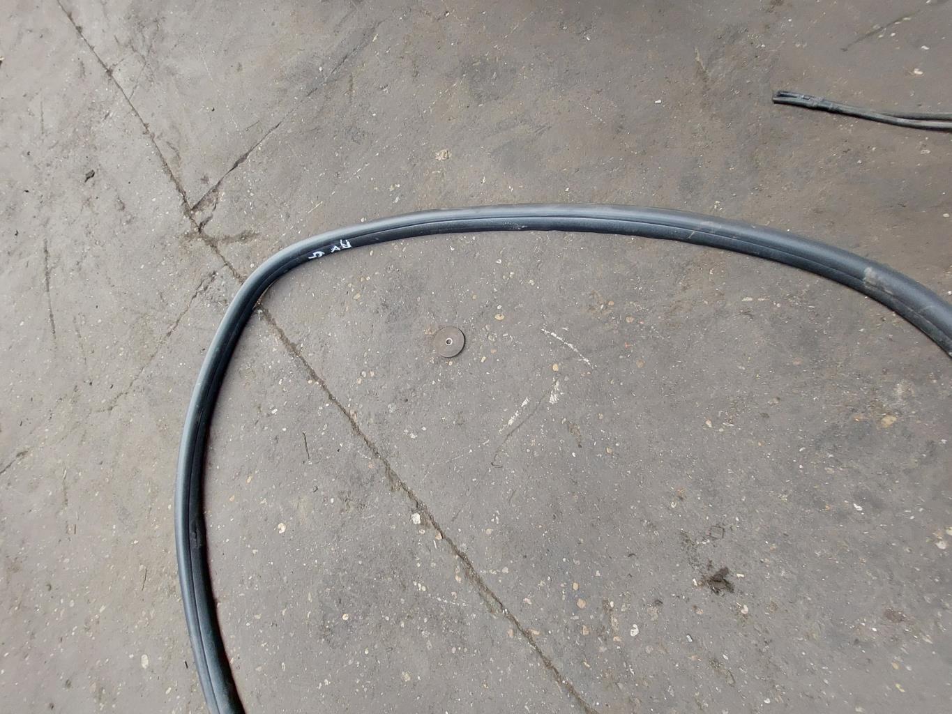 Joint de porte avant gauche RENAULT CLIO 4 PHASE 2 Diesel - 1