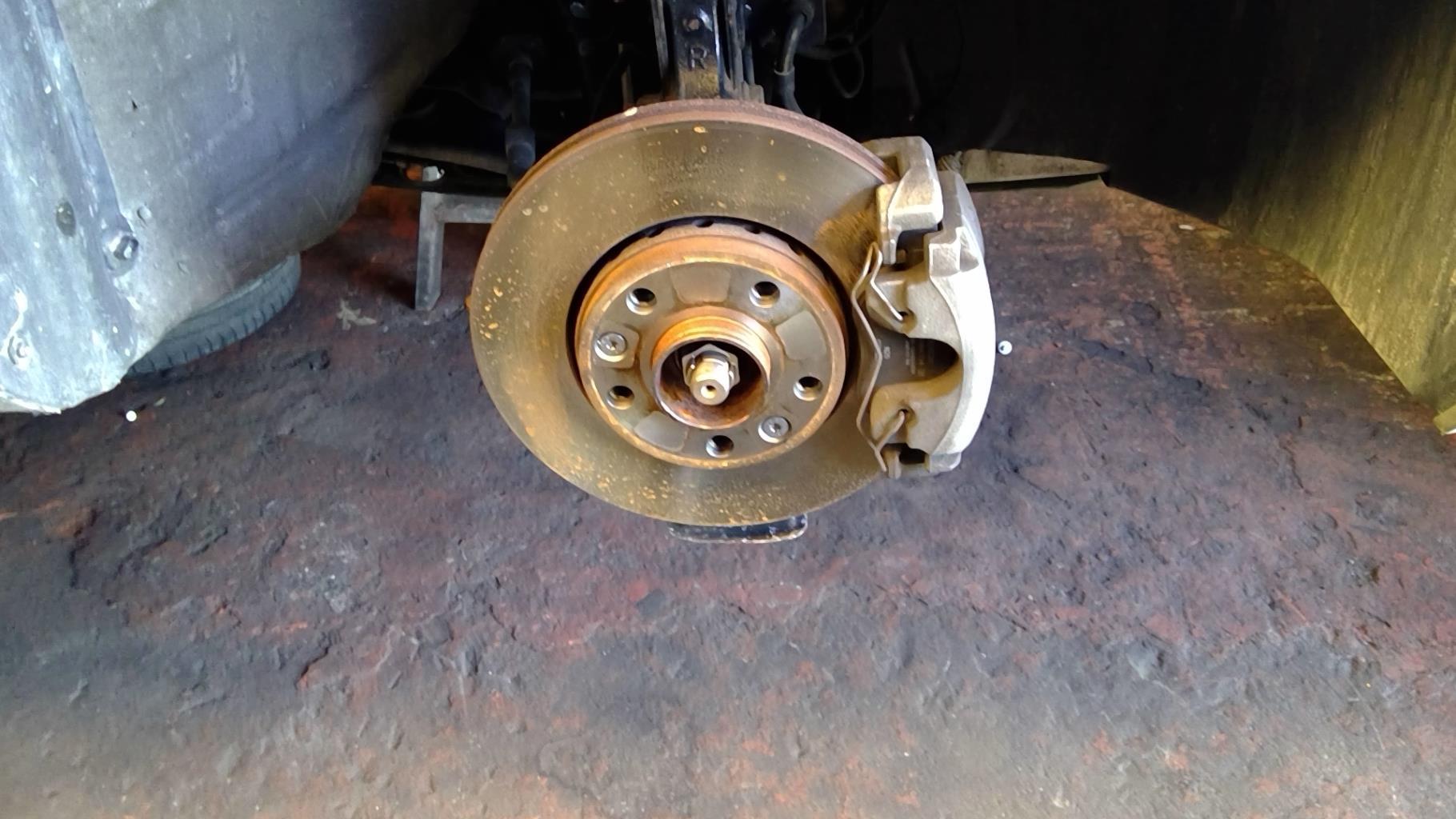Moyeu avant droit RENAULT LAGUNA 3 PHASE 1 Diesel - 1