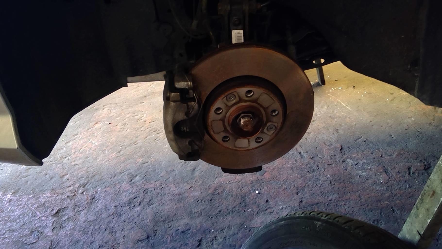Moyeu avant gauche RENAULT LAGUNA 3 PHASE 1 Diesel - 1