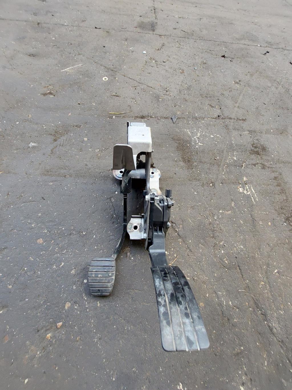 Pedale d'accelerateur RENAULT CLIO 4 PHASE 2 Diesel - 1
