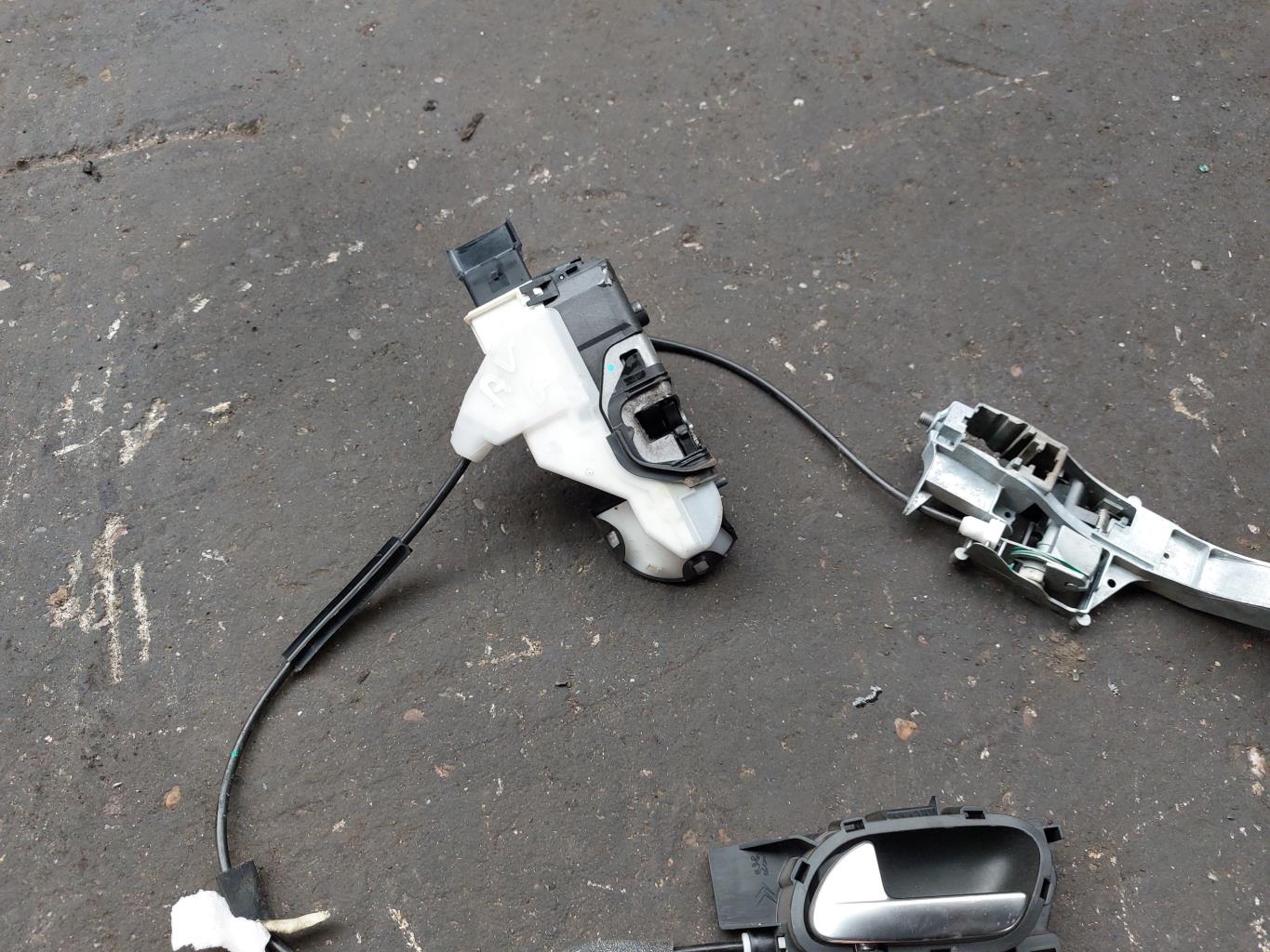 Serrure avant gauche CITROEN C5 2 Diesel - 1