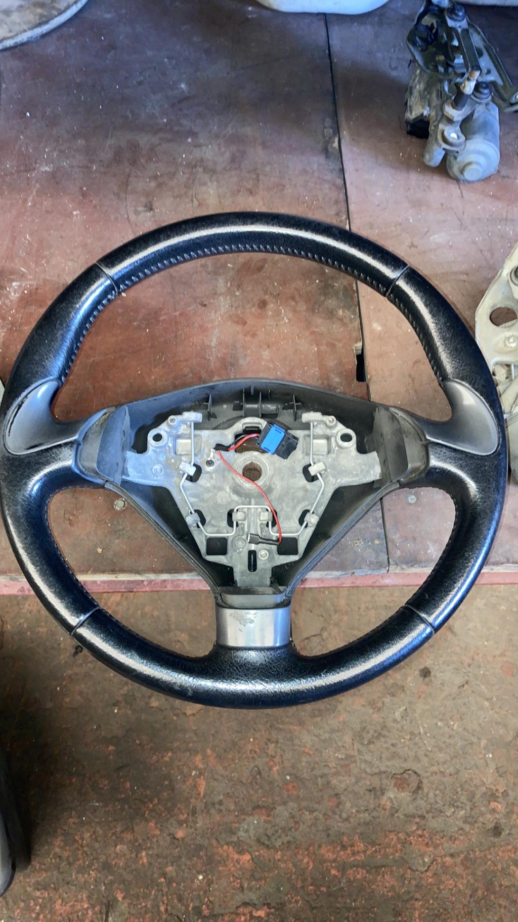 Volant PEUGEOT 407 PHASE 1 BREAK Diesel - 1